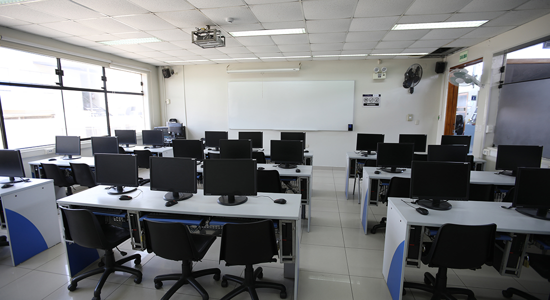 Laboratorio de cómputo de la USIL