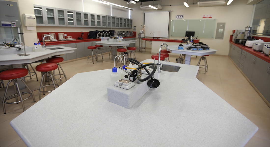 Laboratorio de Biología de la USIL