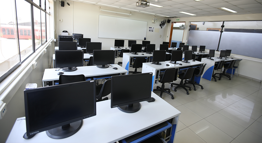 Laboratorio de cómputo 4 de la USIL