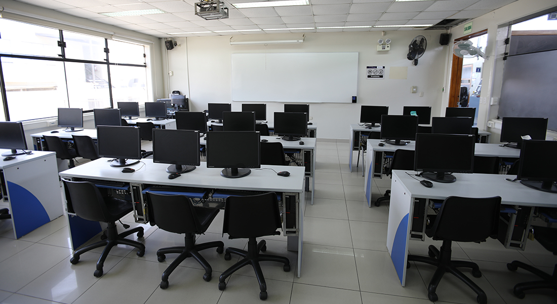 Laboratorio de cómputo 9 de la USIL