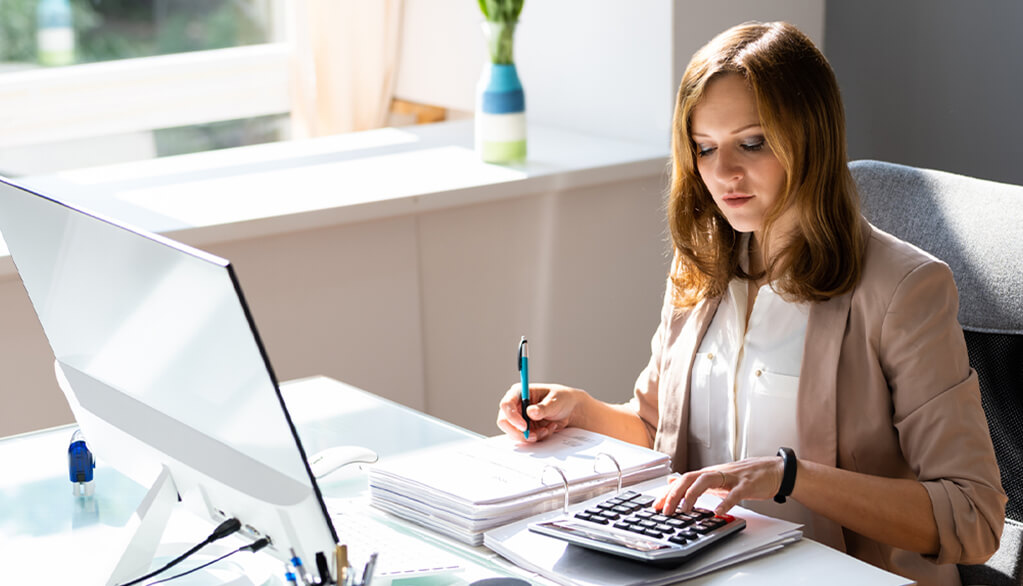 Impulsa tu futuro como profesional en Derecho de CPEL