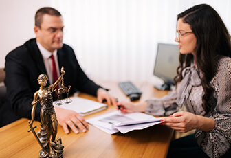 Campo laboral: consultor legal.