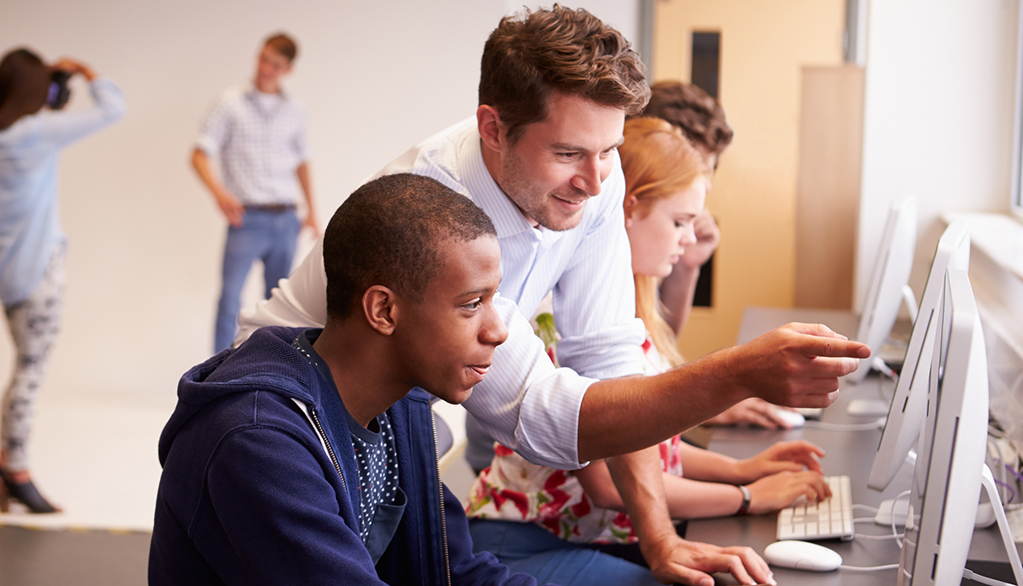 Mejora y desarrolla tus competencias con la Maestría en Educación con mención en Docencia en Educación Superior de la USIL