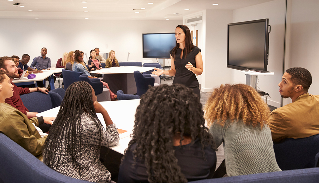 Objetivos del programa: Formar a los mejores profesionales y académicos.