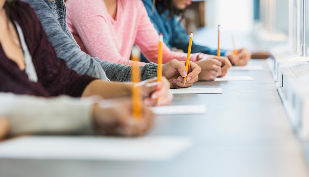 Haber acumulado 40 créditos como mínimo