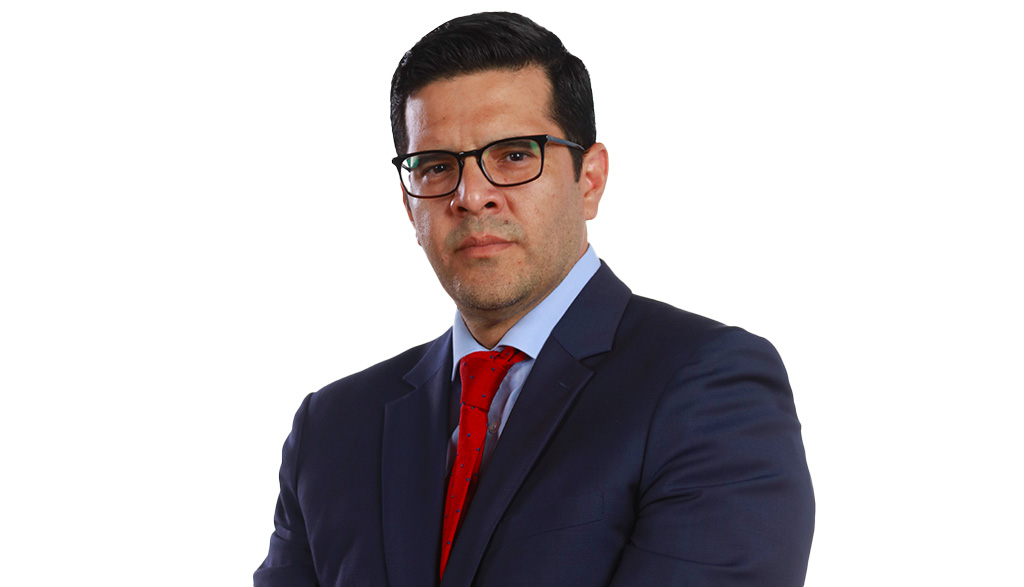 Decano de la Facultad de Comunicación y director de la carrera de Comunicaciones