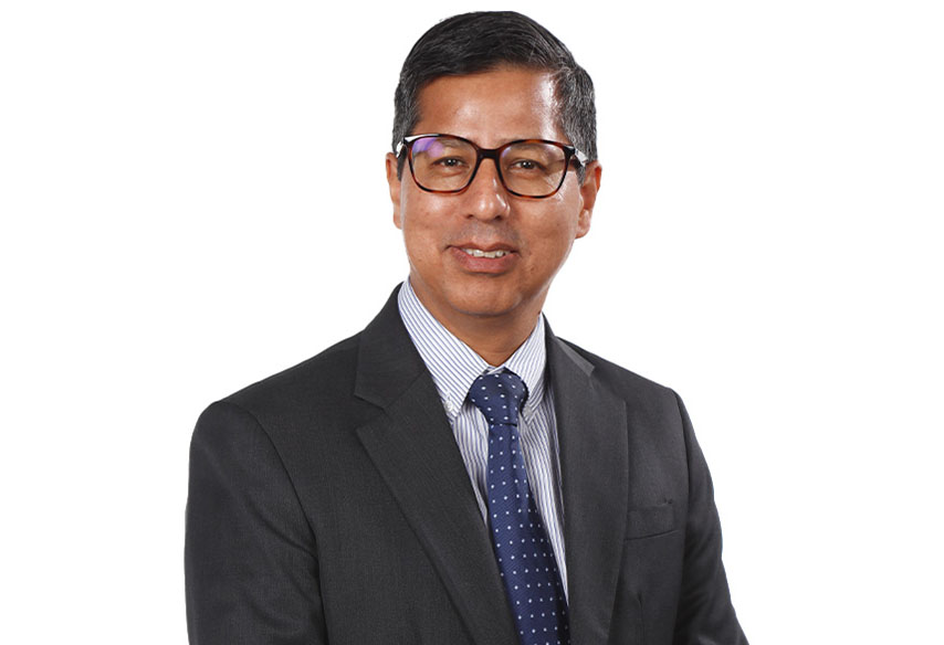 Paolo Tejada, decano de la facultad de derecho