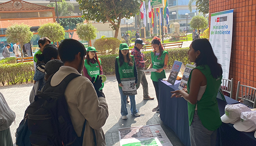 Residuos de papel y plástico